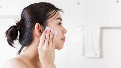 Suka Pakai Makeup? Perhatikan Tips Perawatan Kulit Ini